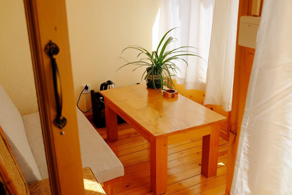Appartamento Huksum House Deqen Camera foto