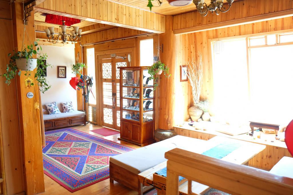Appartamento Huksum House Deqen Esterno foto