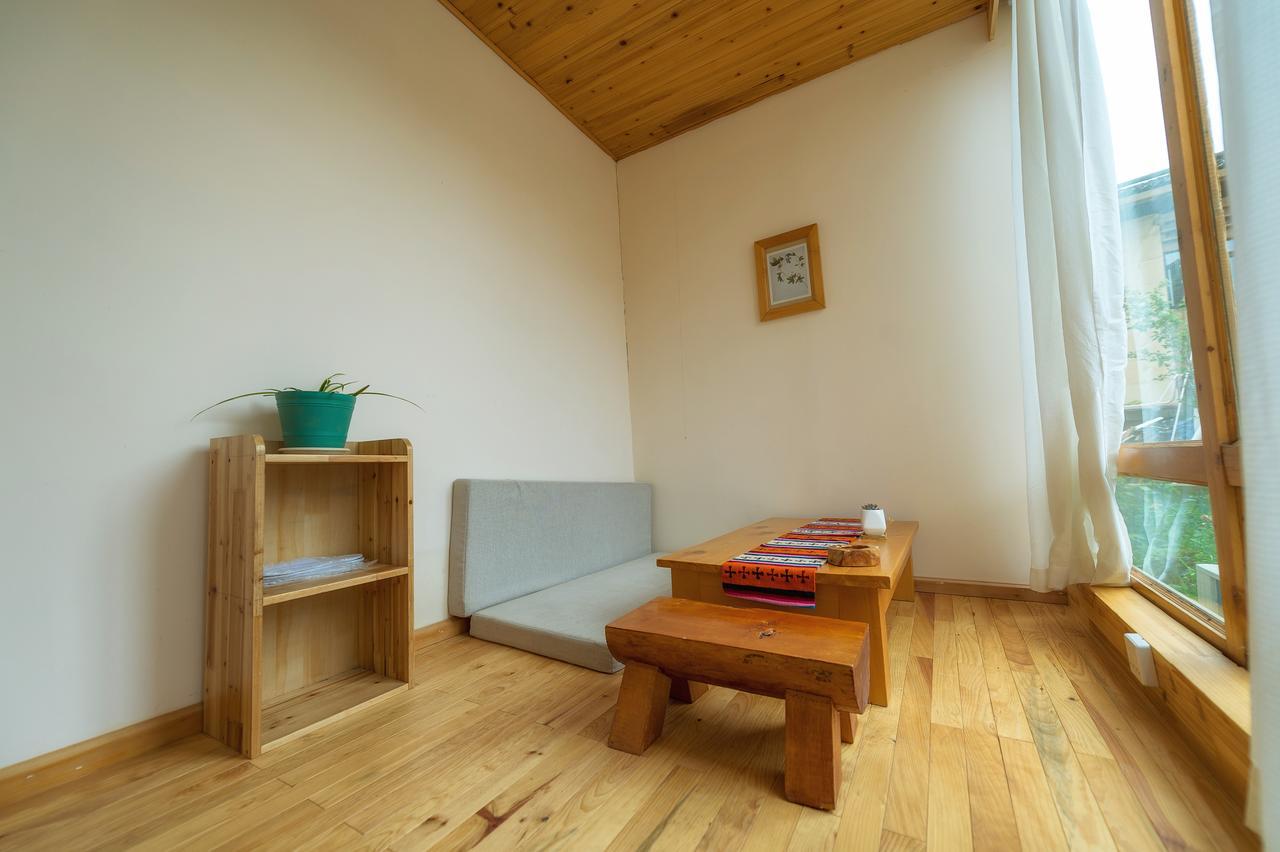 Appartamento Huksum House Deqen Esterno foto